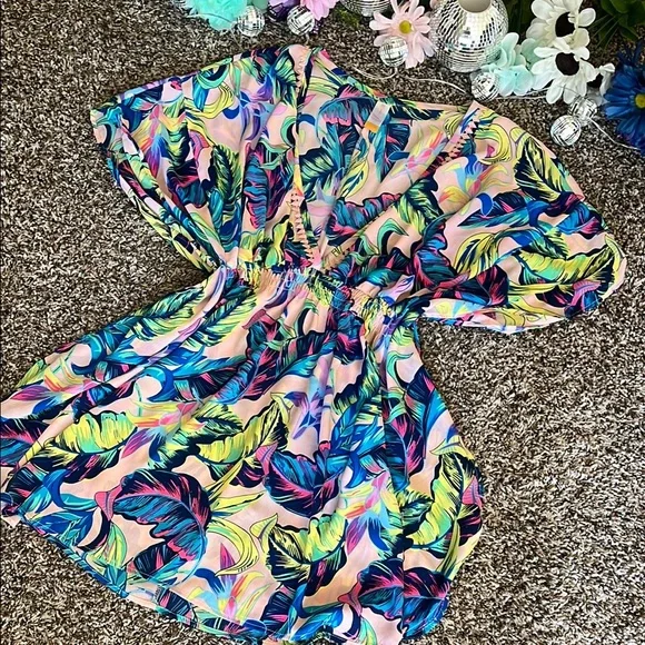 Vibrant Tropical Leaf Print Dress - Picture 11 of 11